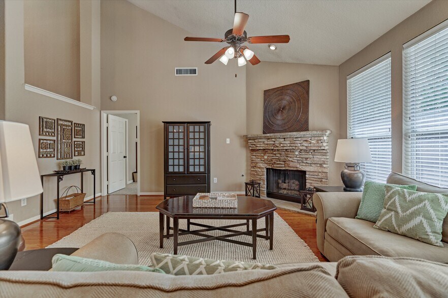 Building Photo - 15 Cobble Gate Pl