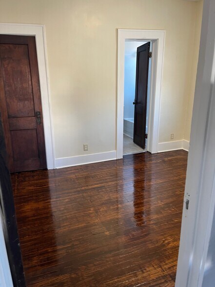 bedroom - 1959 Jones St