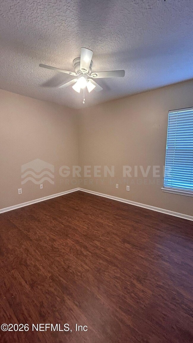 Building Photo - 2522 Willow Creek Dr