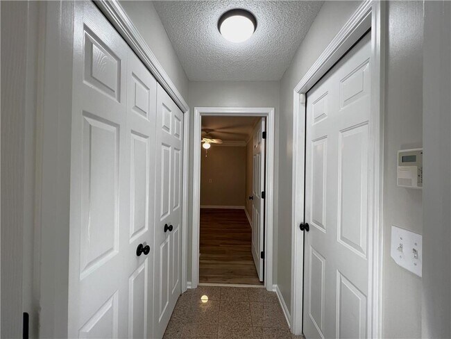 Building Photo - 12560 Crabapple Chase Dr