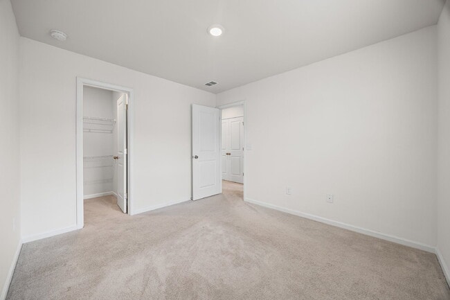 Building Photo - "Spacious 4-Bedroom Home Located In Desirable Walnut Creek Development"