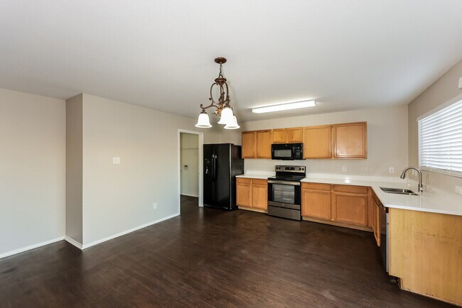 Building Photo - 8532 Shallow Creek Dr