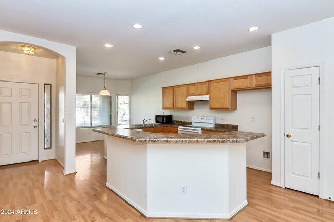 Building Photo - 12839 W Sells Dr