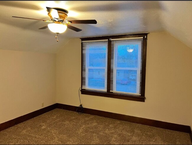 Building Photo - 812 Logan St