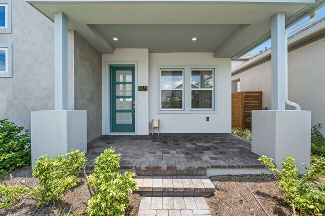 Building Photo - Barely Living in Single Family 3bed/2bath/2-car garage in Lake Nona