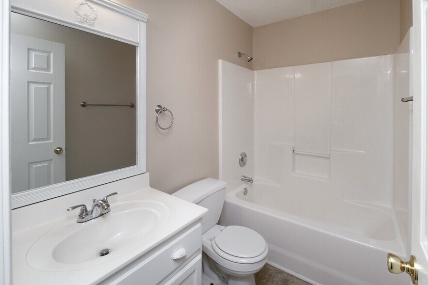 Building Photo - 8810 Laurel Run Dr