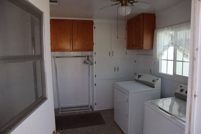 Building Photo - 501 Springer Ln