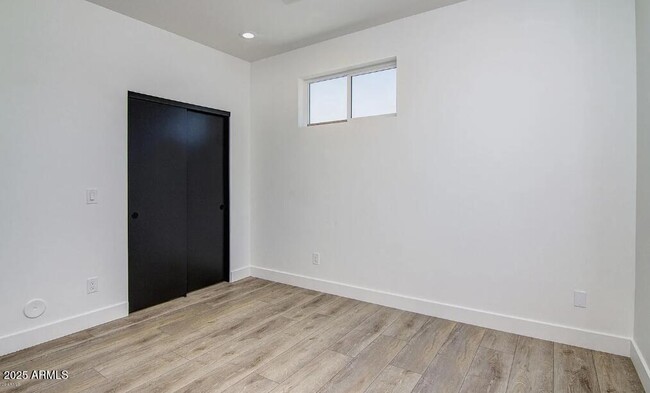 Building Photo - 7748 N 13th Pl