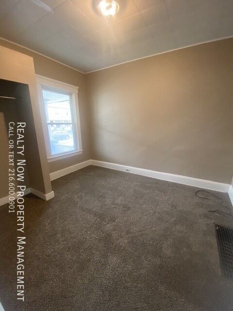 Building Photo - 3812 Poe Ave