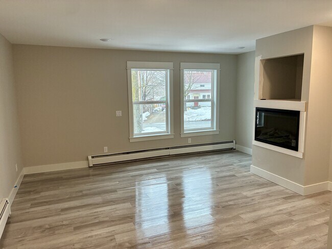 Building Photo - 8507 Maple St