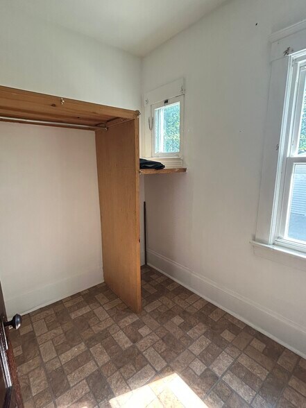 Building Photo - 1567 Wagar Ave