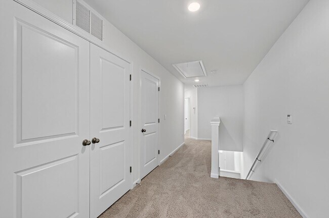 Building Photo - Brand-New End Unit Townhome in Townes at Anderson Farm!