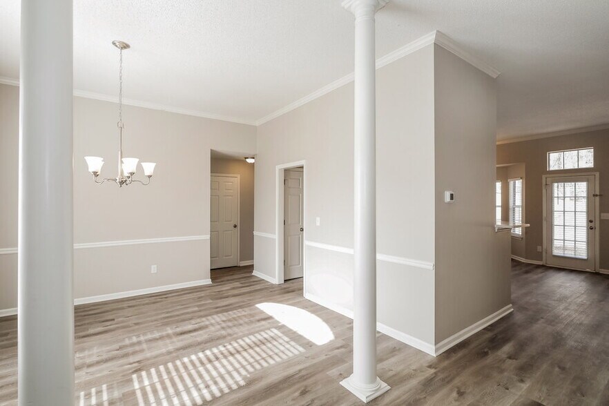 Building Photo - 7411 Claiborne Woods Rd