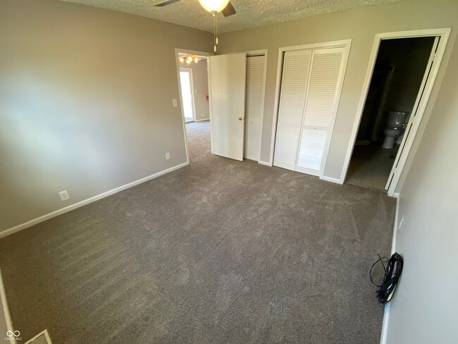 Building Photo - 1036 E Auman Dr