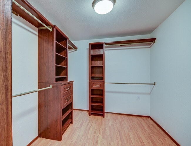 Building Photo - 4 Bed 2 bath Home in the Heart of Oak Harbor