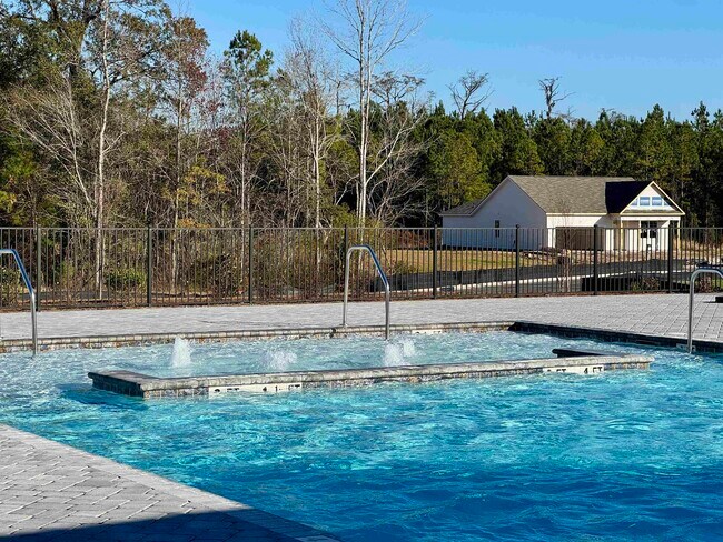 Building Photo - 390 Acosta Cir