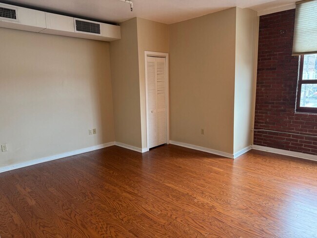 Building Photo - Lehigh Riverport Condo Available