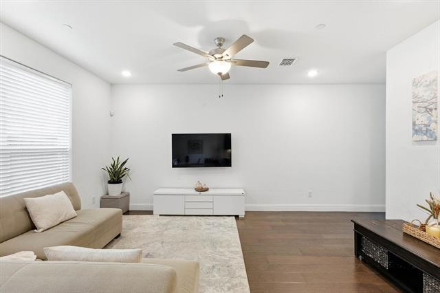 Building Photo - 982 Mikaela Dr