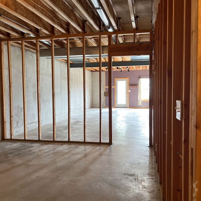 Building Photo - 1225 Dustins Way