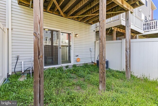 Building Photo - 7933 Trailview Xing