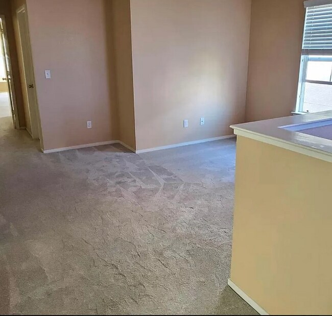 Building Photo - 3034 Roadrunner Dr