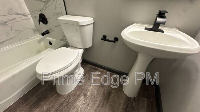 Building Photo - 4521 Madison Ave