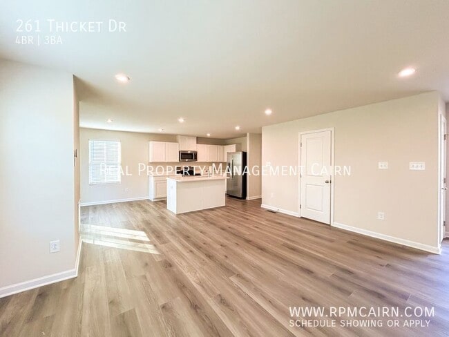 Building Photo - 261 Thicket Dr