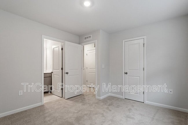 Building Photo - 1707 Chirping Trl