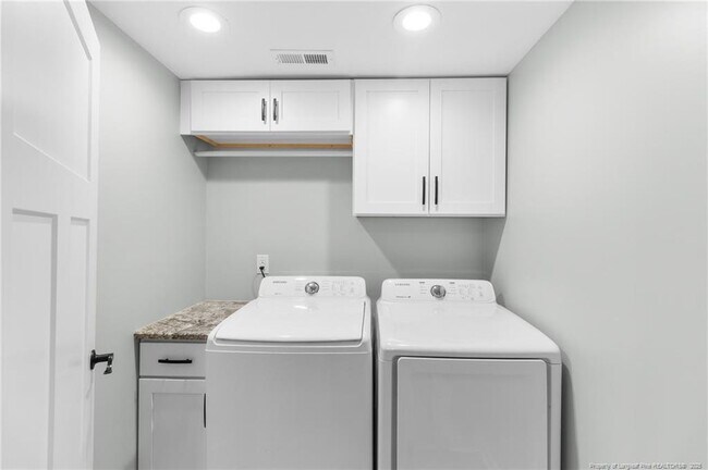 Building Photo - 505 Cross St