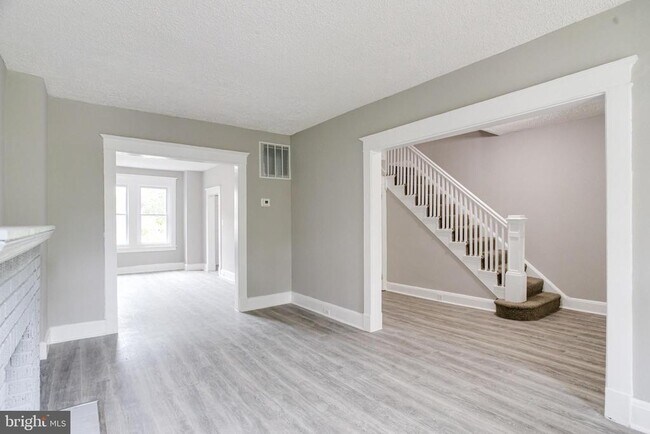 Building Photo - 2908 Oakley Ave