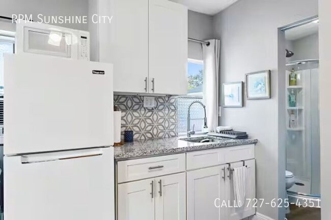 Building Photo - 5408 5th Ave N