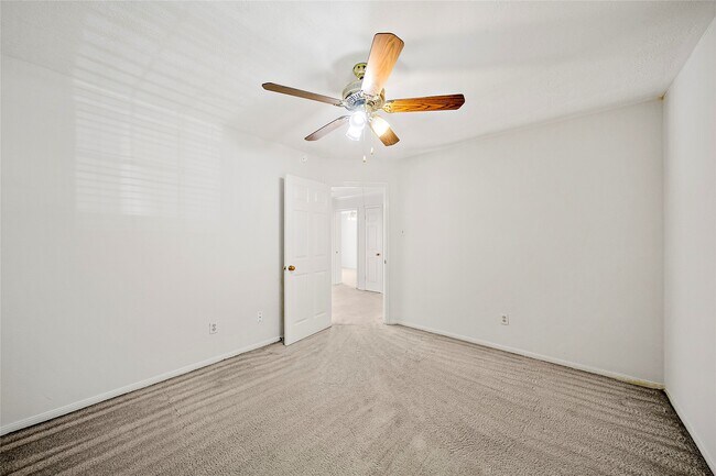Building Photo - 1711 S Medio River Cir