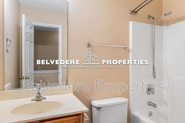 Building Photo - 39 Ackland Dr