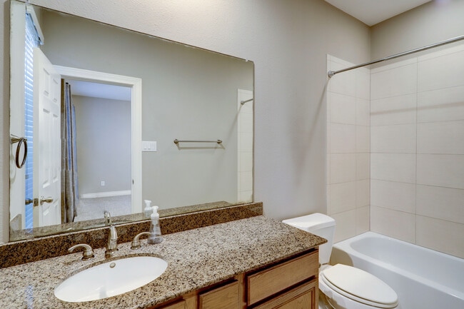 Bedroom 1 en suite bath - 3542 Cline St