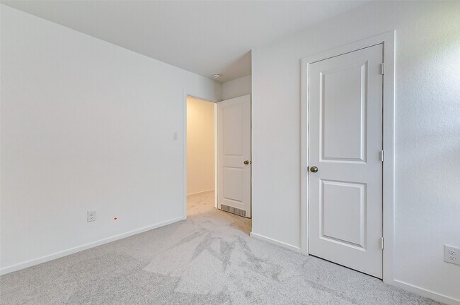 Building Photo - 18522 Tre Croci Dr
