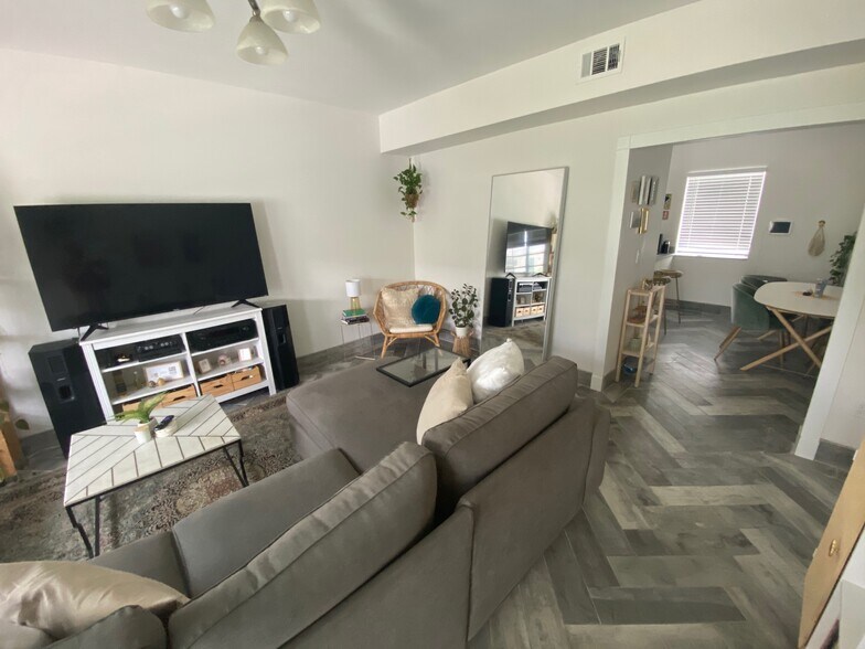 Building Photo - 1525 Pennsylvania Ave