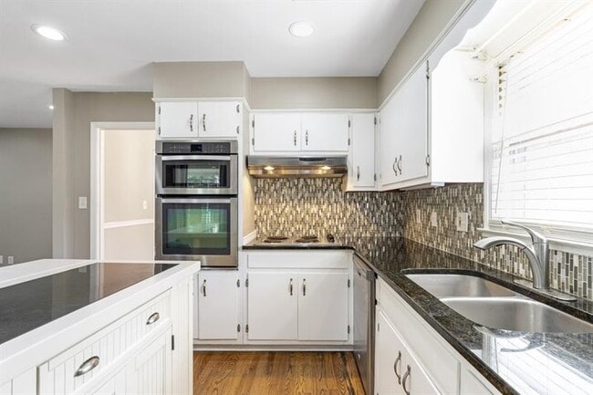 Building Photo - 1517 Gaylor Cir SE