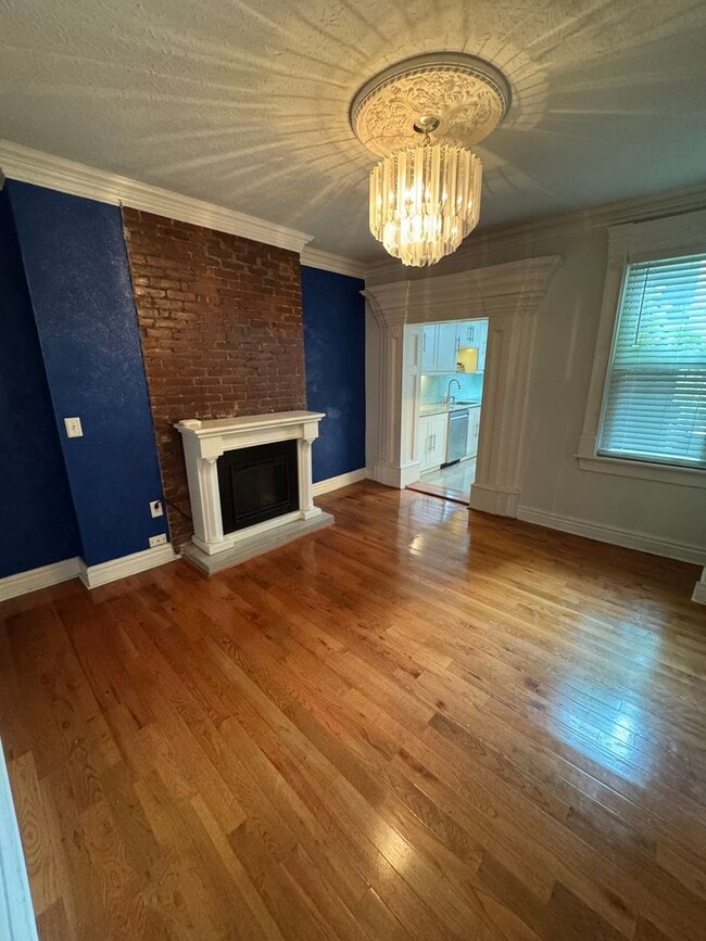 Building Photo - Charming 2 Bedroom 2 Bathroom House in Lawrenceville!