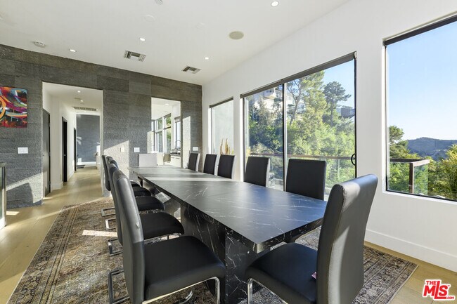 Building Photo - 2271 Gloaming Way