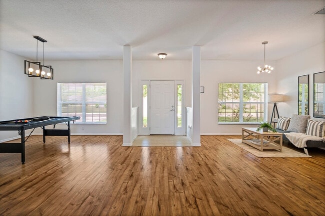 Building Photo - 11 Wheeler Ln