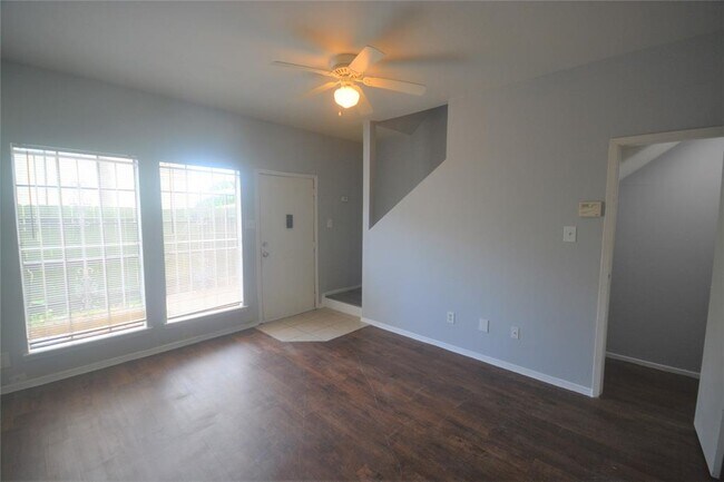 Building Photo - 8731 Village of Fondren Dr