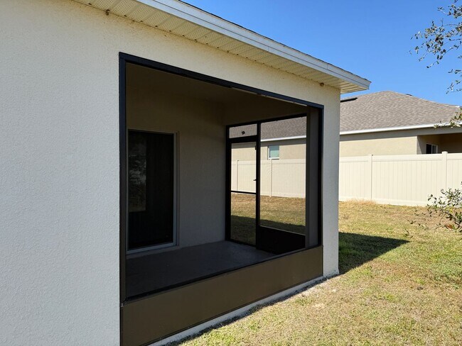 Building Photo - Tavares