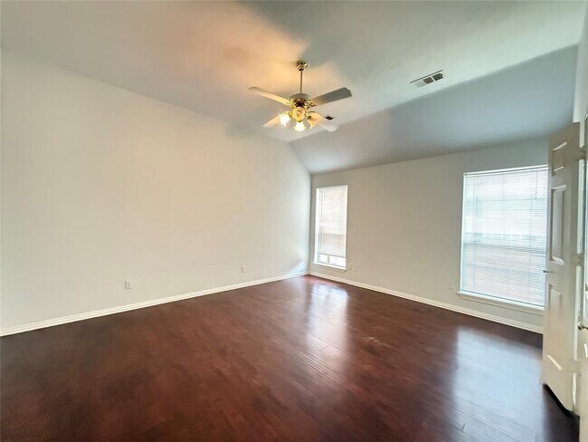 Building Photo - 21331 Riverside Ridge Ln