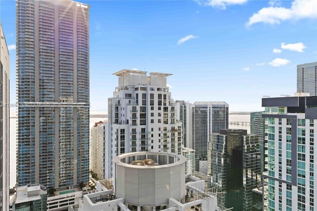 Building Photo - 1000 Brickell Plaza