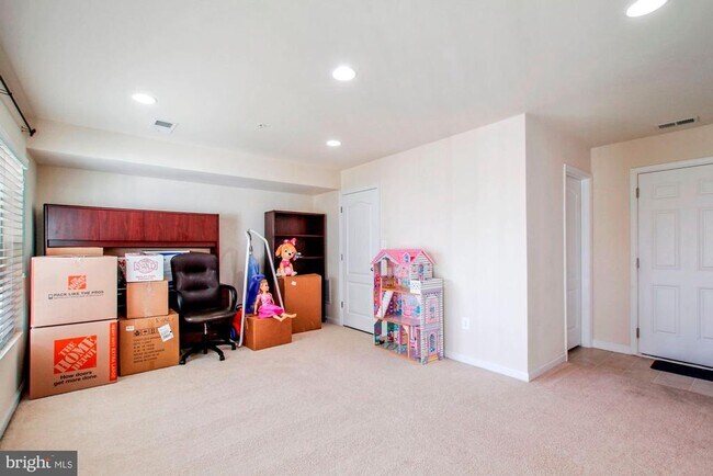 Building Photo - 8570 Crooked Tree Ln