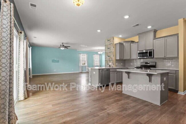Building Photo - 126 Daniels Creek Cir