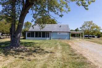 Building Photo - 810 Woodbine Rd