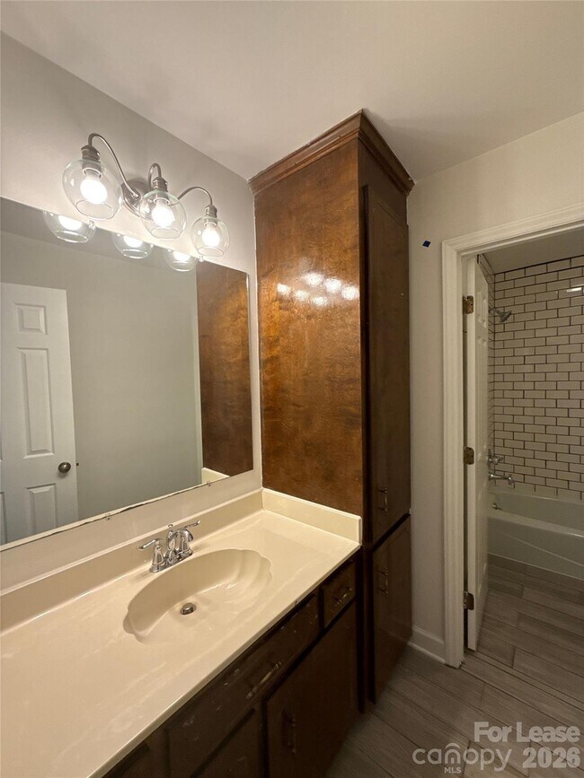 Building Photo - 14301 Hackamore Dr