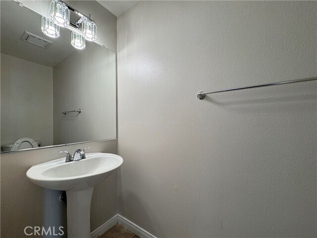 Building Photo - 39 Eaglecreek