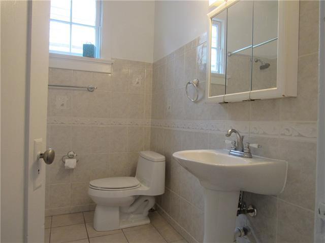 Building Photo - 810 Moss St